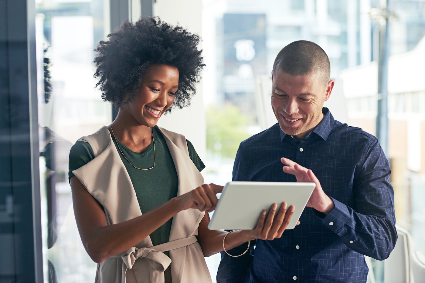 Business, meeting and man with women on tablet in office for website ideas, review and online report. Company, discussion and people on digital tech for project management, strategy and SEO research. SSUCv3H4sIAAAAAAAAA21Sy27DMAz7F597yGMt1v7KMAyKrTZGbSuwlW3B0H+fLBfY80YKokg6+TATFG/N6cP4ENbCGdhTMqduZzImh1nhax4PnSJ0nil7CMomYDsniGhOpsxE/PLYPY77wewMeNm47Uxh4LVgEQthFhgvolf+5S1juSCqsk4VyGb37/xWYwUEPfhkxqNzQ9fBeJSdHvoJ4LA/WvO8M9c3xhzvtrA6Tw0u2VufLo0Qz7WhJpPyFKtpmVcWrVB7rbxVTsTI2yJNe4lzthIhrXGqctOPh/3D0A2ary6WltpJ23t+fYXZy9G8NUO979094boEAsc1pAFHE97tq9mPPDJwGSEW9rGFgQBxU4QbYlQUqfAyE1NRusEWvc2kZKHk9oosBVrzRO9tDqk+R5S+0HxwoeK/35n8RWPoqJ0IfnEIob6D+tbfR75QxMRNYyH90pS/o34Y81nQ7fYJZDuuyJICAAA=
